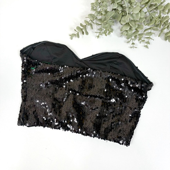 SUPERDOWN • Estella Sequin black sleeveless crop top - Picture 4 of 4